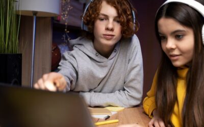 Jeunes et Écrans : Impact, Recommandations et Solutions pour un Usage Équilibré